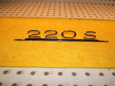 Mercedes W111 220 S 4d Fintail Rear Deck Lid Metal 220s Genuine Oem 1 Emblem