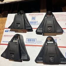 Set Of 4 Yakima Q Towers For Round Bars Model 00124 With Tool Nice