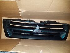 2001 2002 Mitsubishi Montero Limited Front Grille Grill Assembly Bumper Mounted