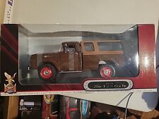 Road Signature Die-cast Metal Ford 1959 F-250 Pickup Deluxe Edition 118 Scale