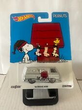 Hot Wheels Peanuts Snoopy 66 Dodge A100 Real Riders A17